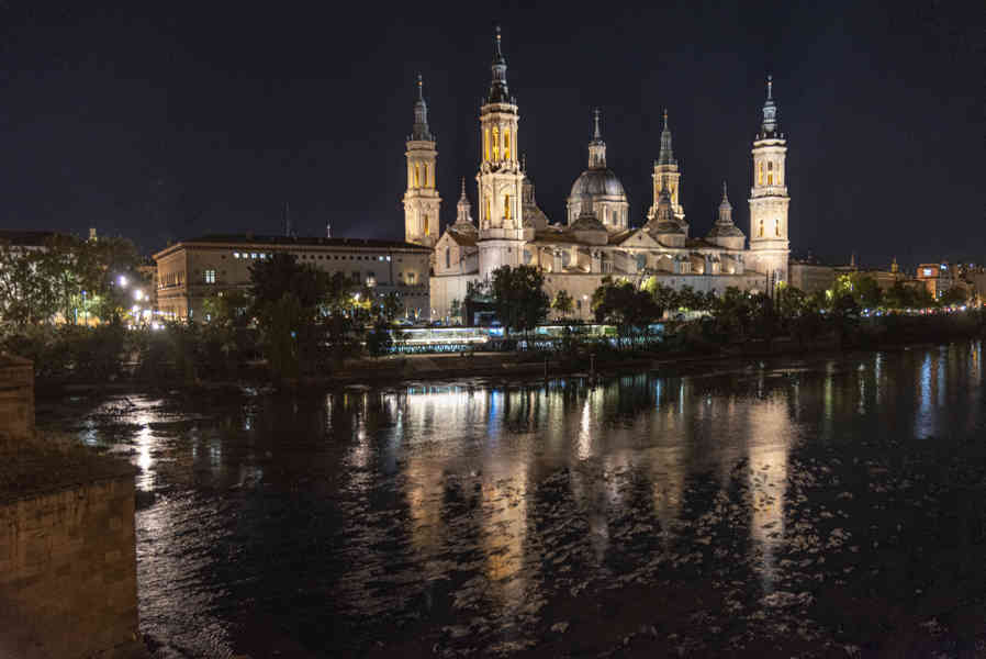 Zaragoza 011 - basílica de Nuestra Señora del Pilar.jpg